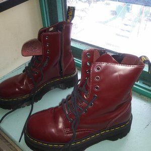 Dr Marten Burgundy/Wine boots